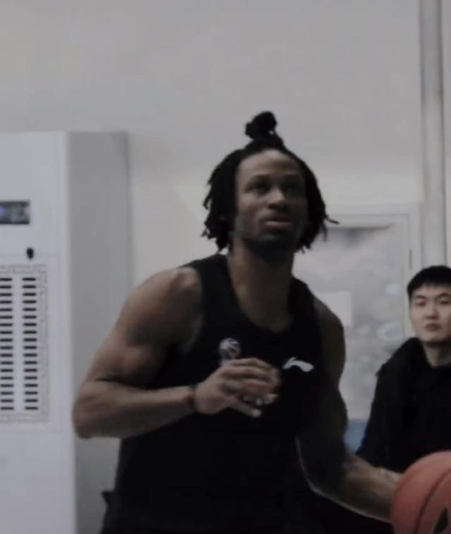 蓝尺润