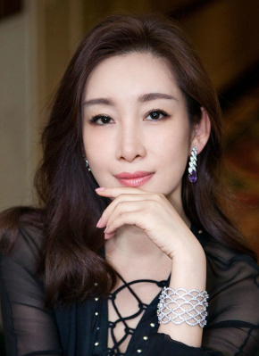 教授和女大学生们